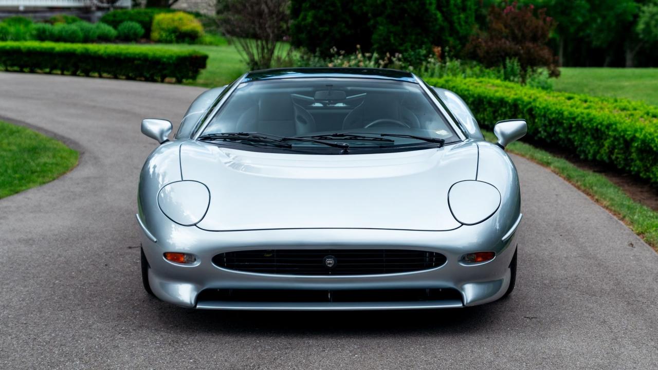 1993 Jaguar XJ220