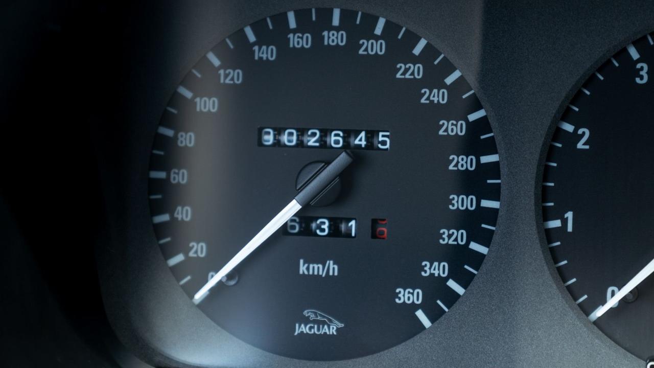 1993 Jaguar XJ220