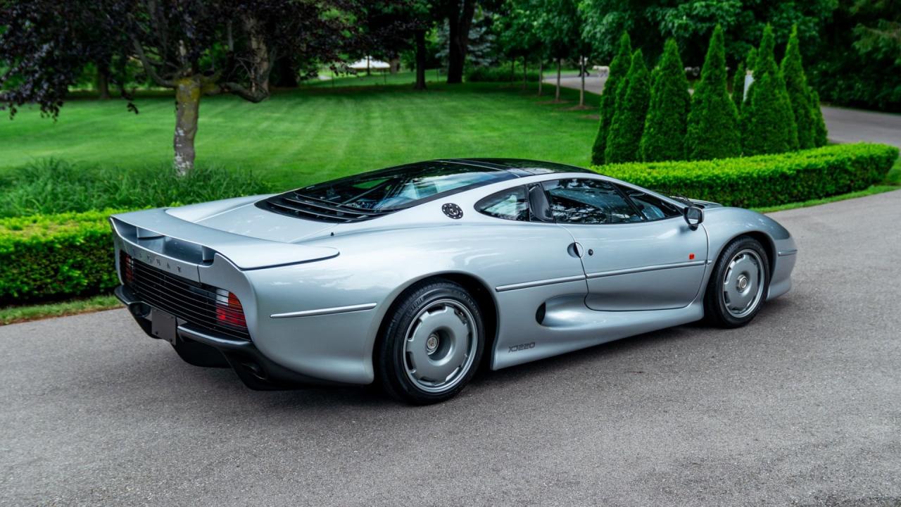 1993 Jaguar XJ220