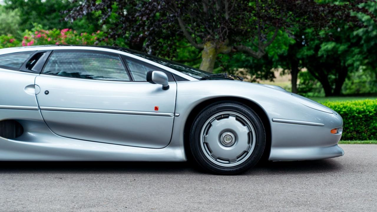1993 Jaguar XJ220
