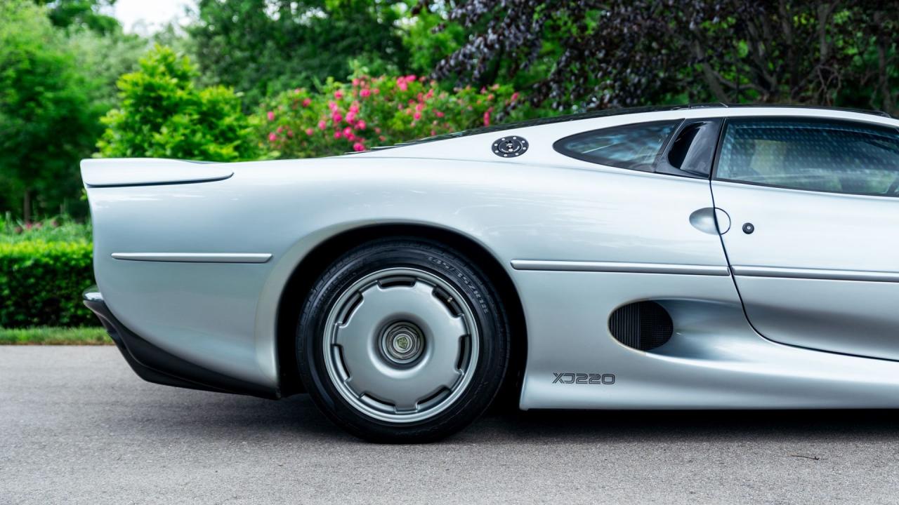 1993 Jaguar XJ220