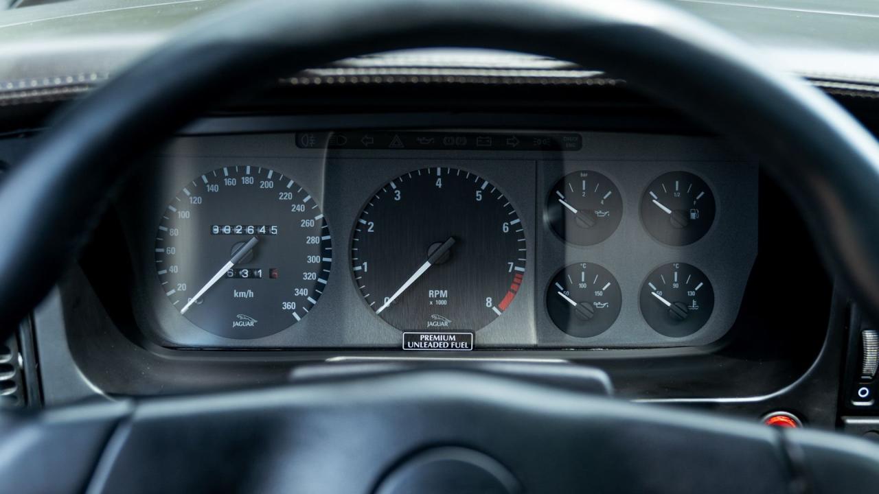 1993 Jaguar XJ220