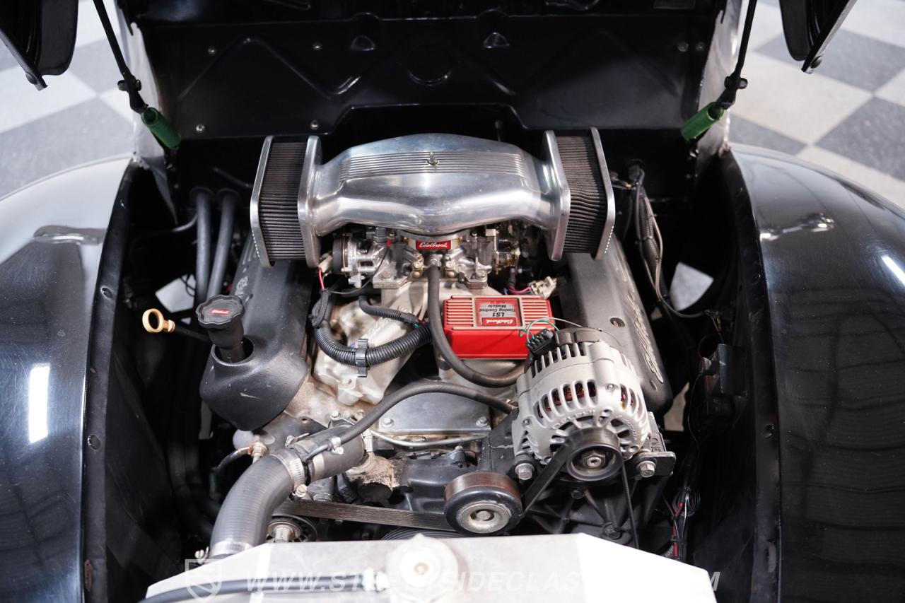1940 Ford Tudor Sedan Restomod