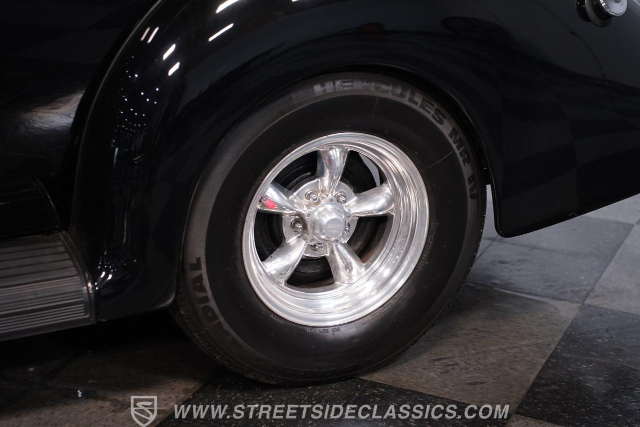 1940 Ford Tudor Sedan Restomod
