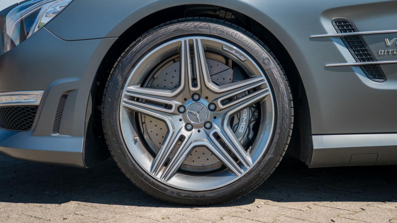 2013 Mercedes - Benz SL 63 AMG