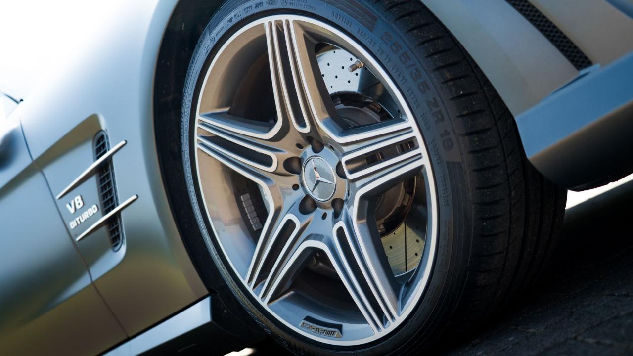 2013 Mercedes - Benz SL 63 AMG