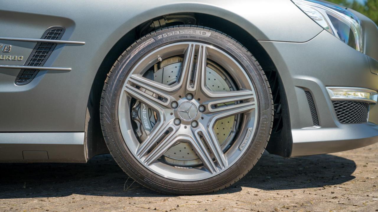 2013 Mercedes - Benz SL 63 AMG