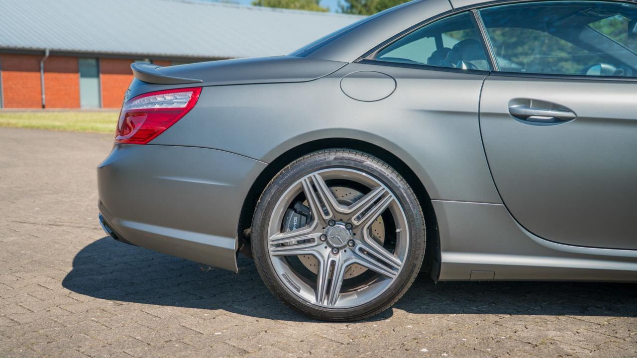 2013 Mercedes - Benz SL 63 AMG