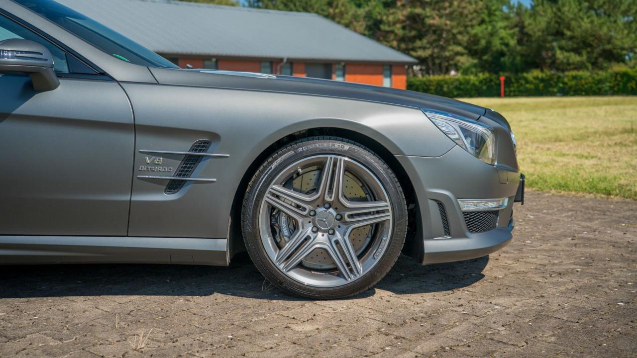 2013 Mercedes - Benz SL 63 AMG