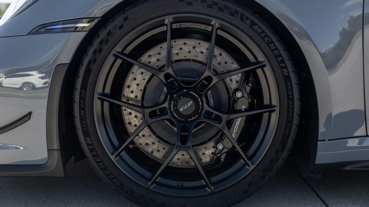 2023 Porsche 911 GT3 "Manthey Racing"