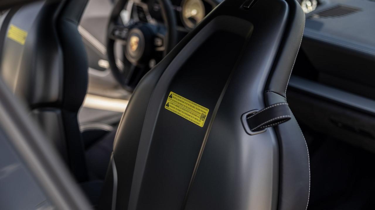 2023 Porsche 911 GT3 "Manthey Racing"