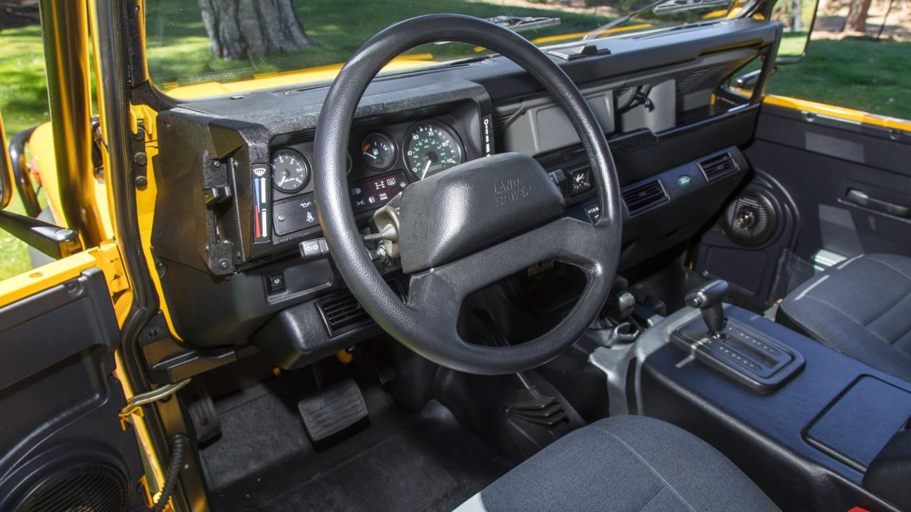 1997 Land Rover Defender 90 NAS