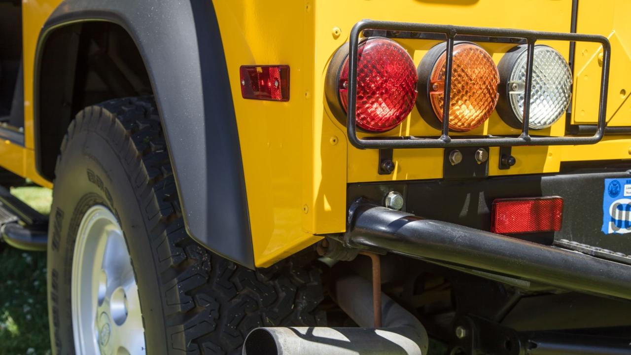 1997 Land Rover Defender 90 NAS