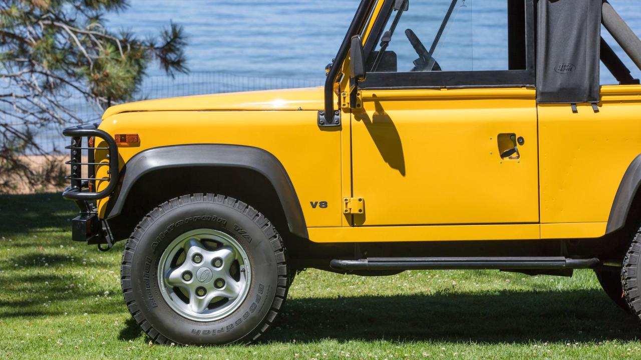 1997 Land Rover Defender 90 NAS