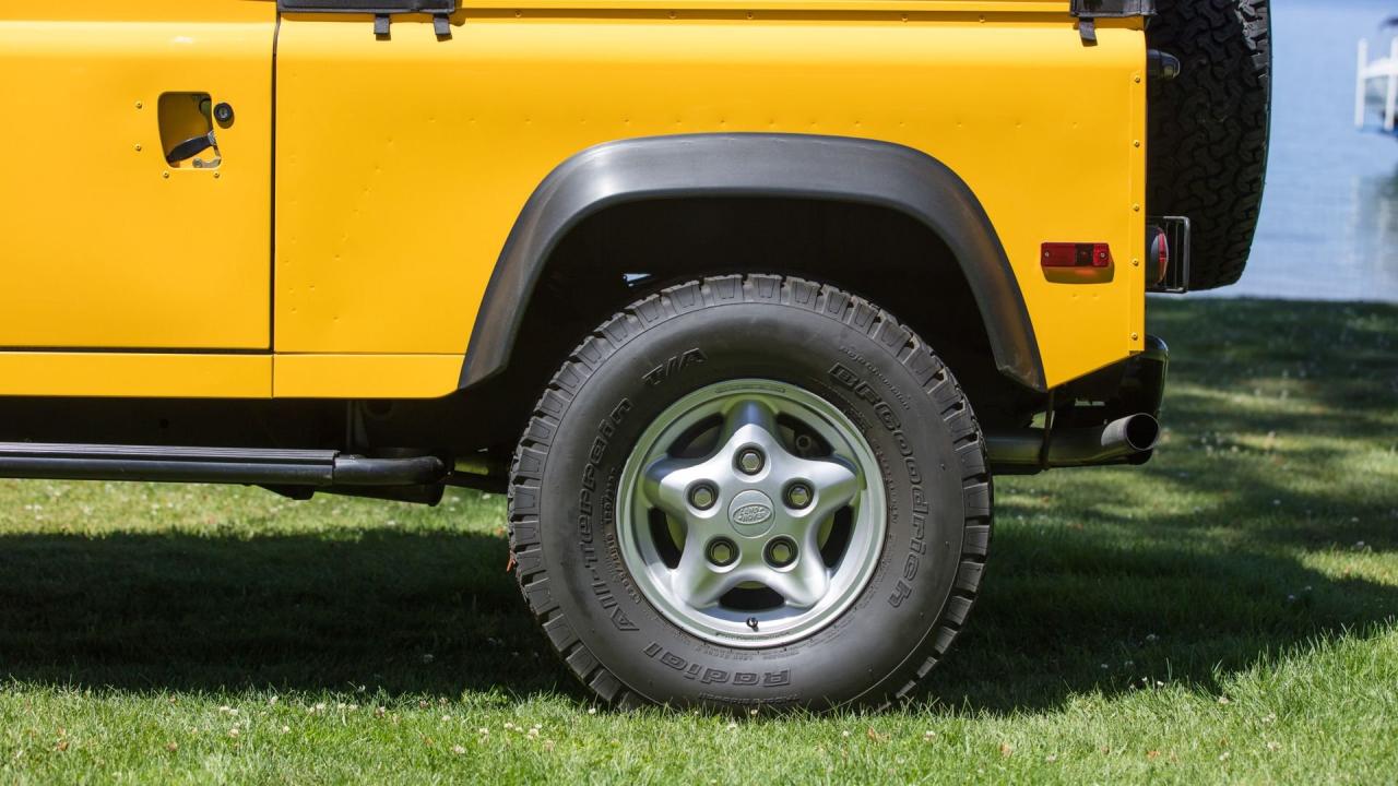 1997 Land Rover Defender 90 NAS