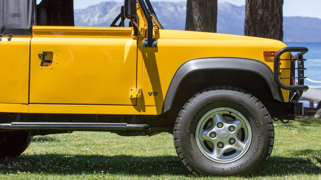 1997 Land Rover Defender 90 NAS