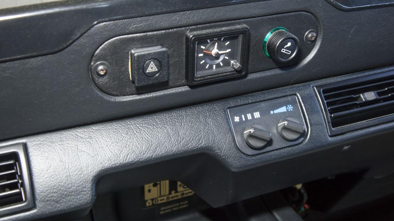 1997 Land Rover Defender 90 NAS