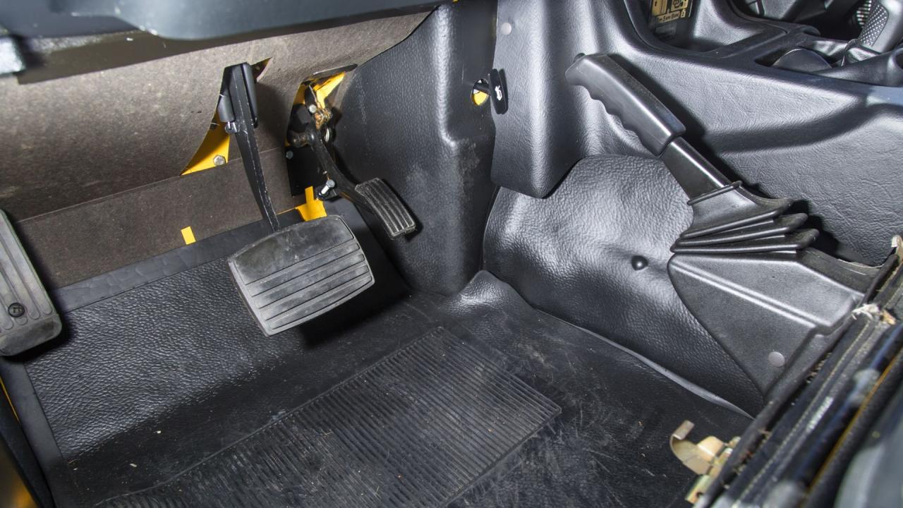 1997 Land Rover Defender 90 NAS