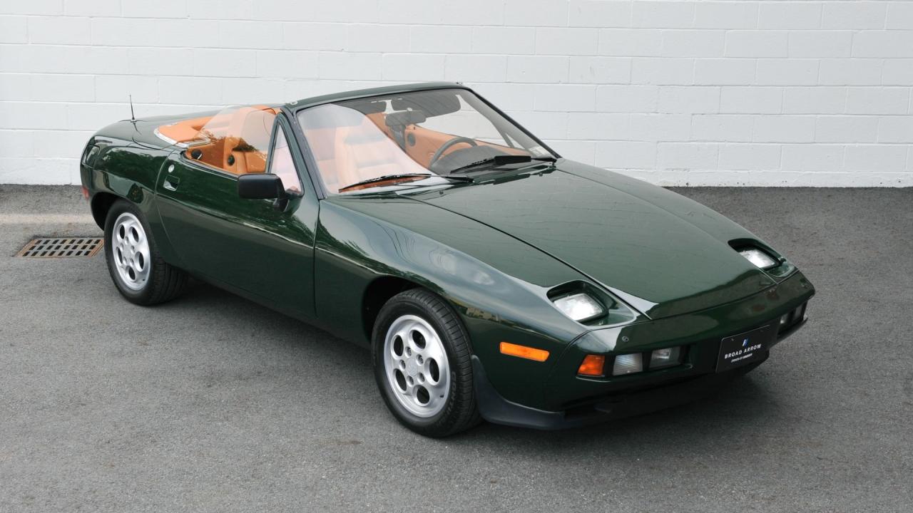 1982 Porsche 928 Convertible by Straman