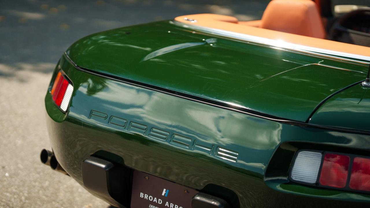1982 Porsche 928 Cabriolet by Straman