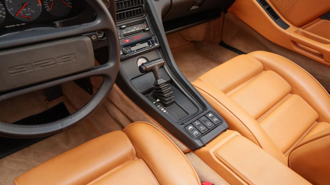 1982 Porsche 928 Cabriolet by Straman