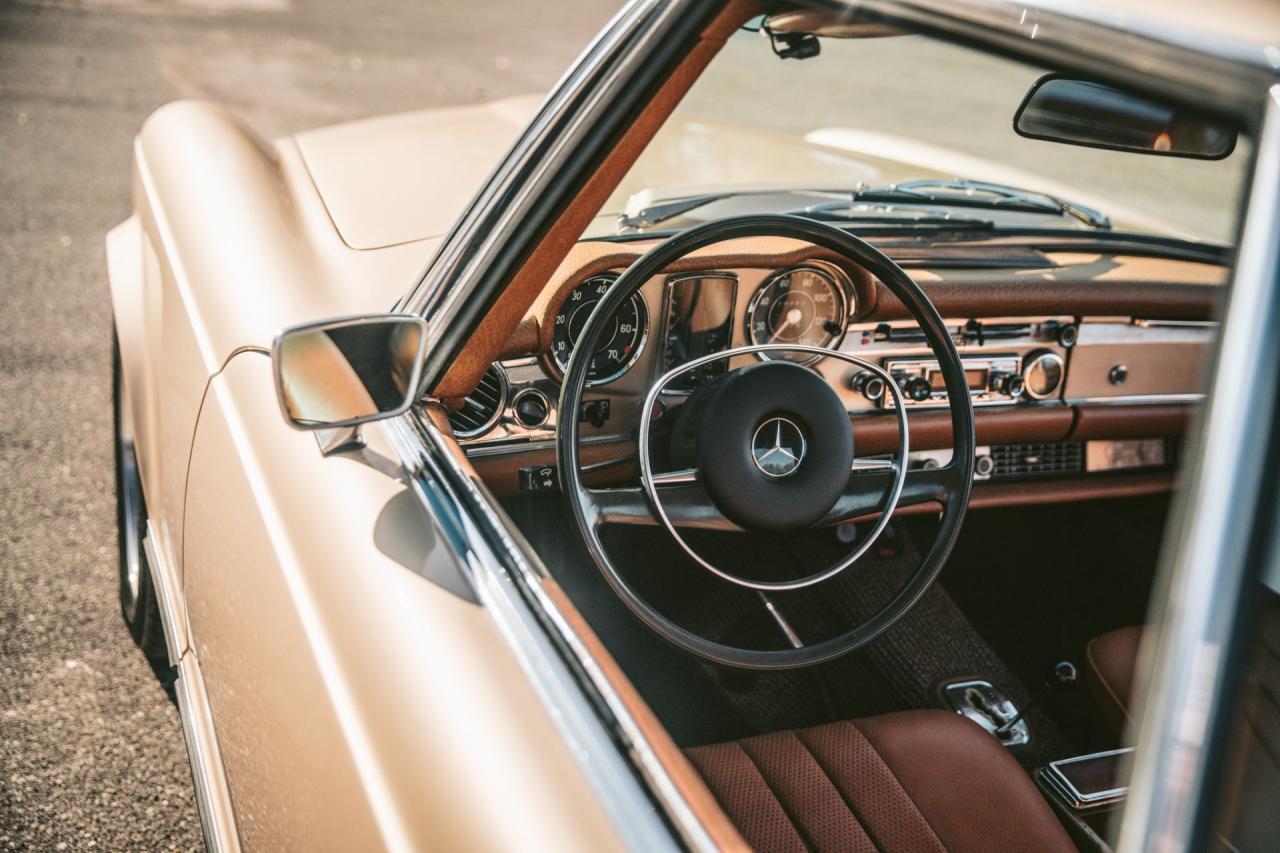 1970 Mercedes - Benz 280SL