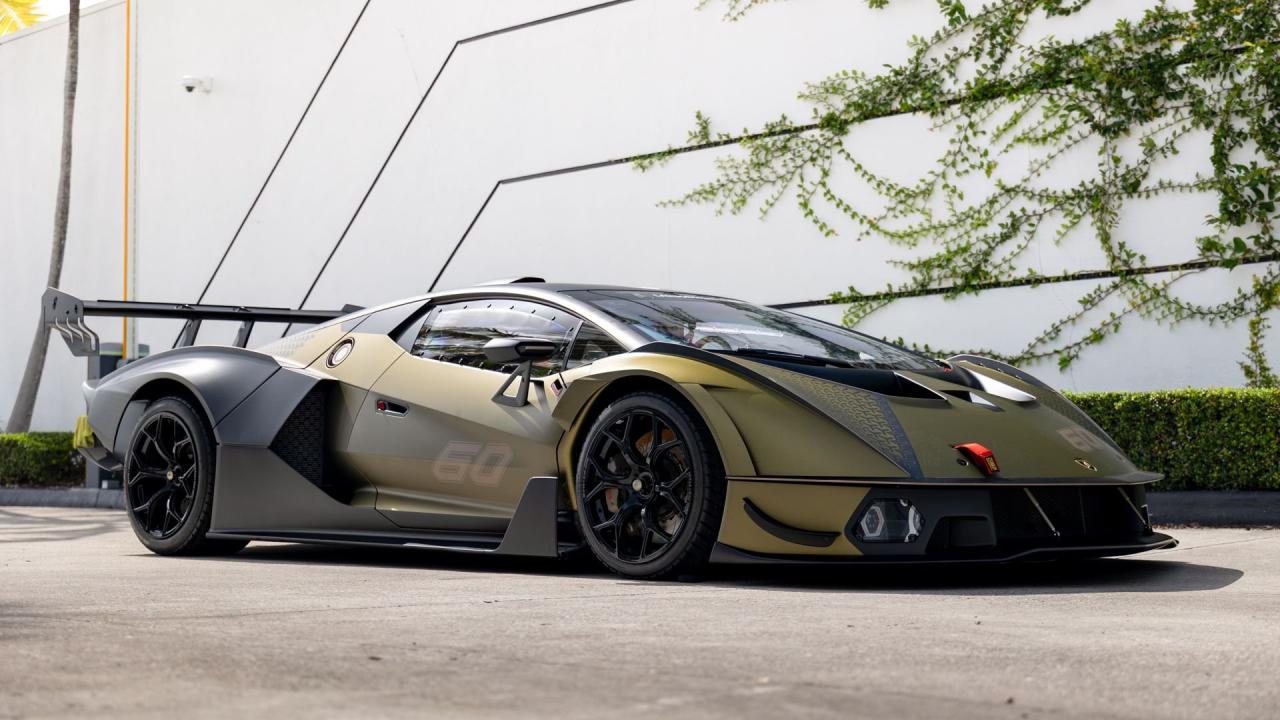 2021 Lamborghini Essenza SCV12