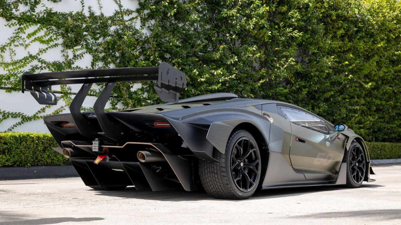 2021 Lamborghini Essenza SCV12