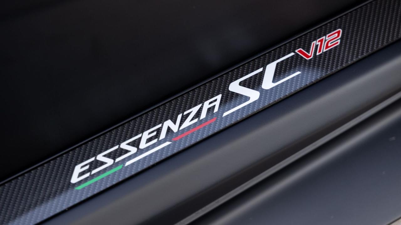 2021 Lamborghini Essenza SCV12