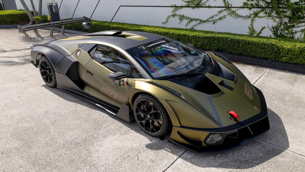 2021 Lamborghini Essenza SCV12