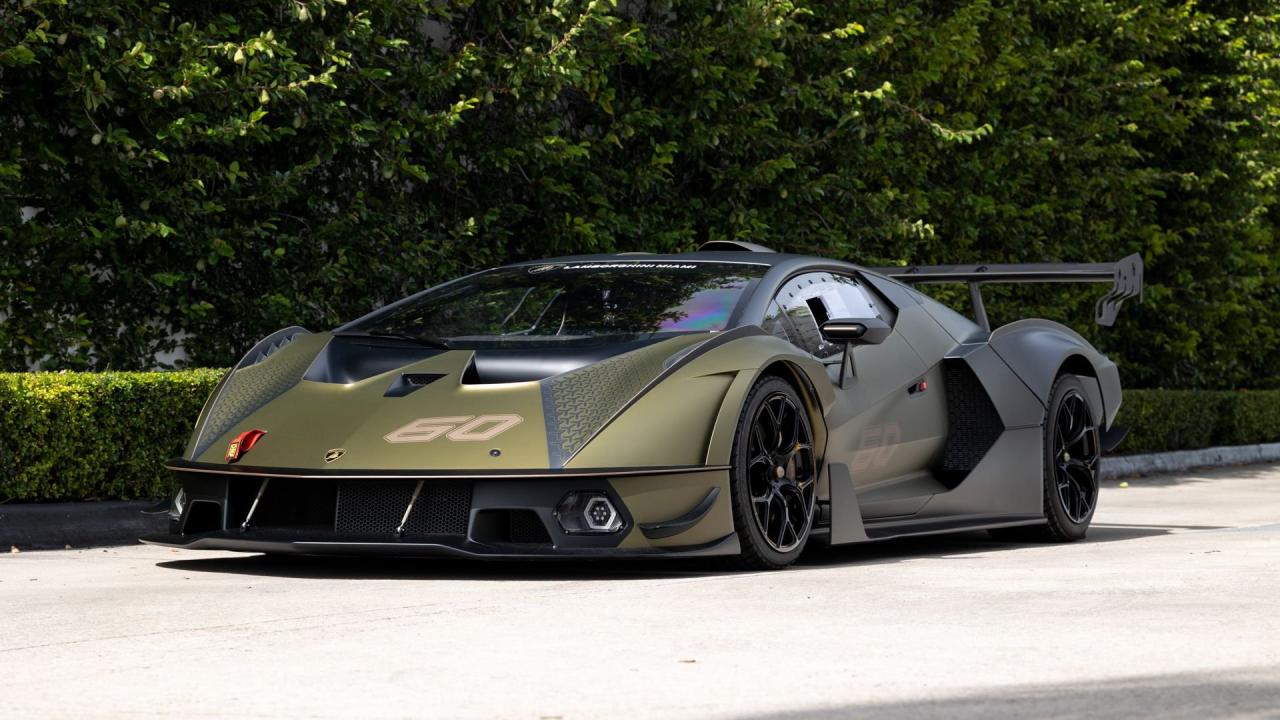 2021 Lamborghini Essenza SCV12