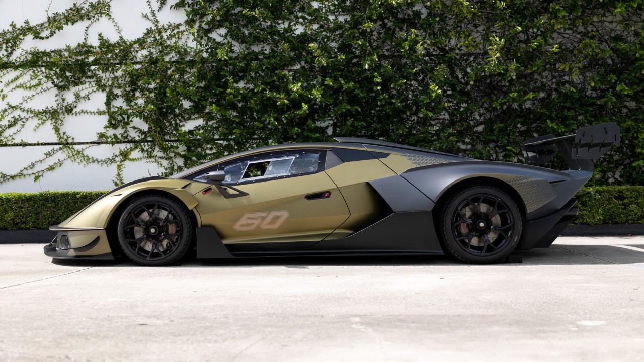 2021 Lamborghini Essenza SCV12