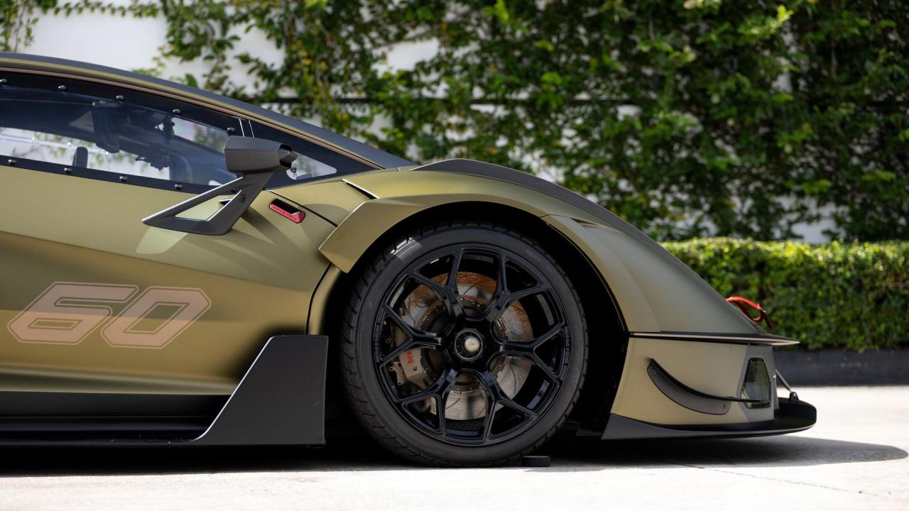 2021 Lamborghini Essenza SCV12