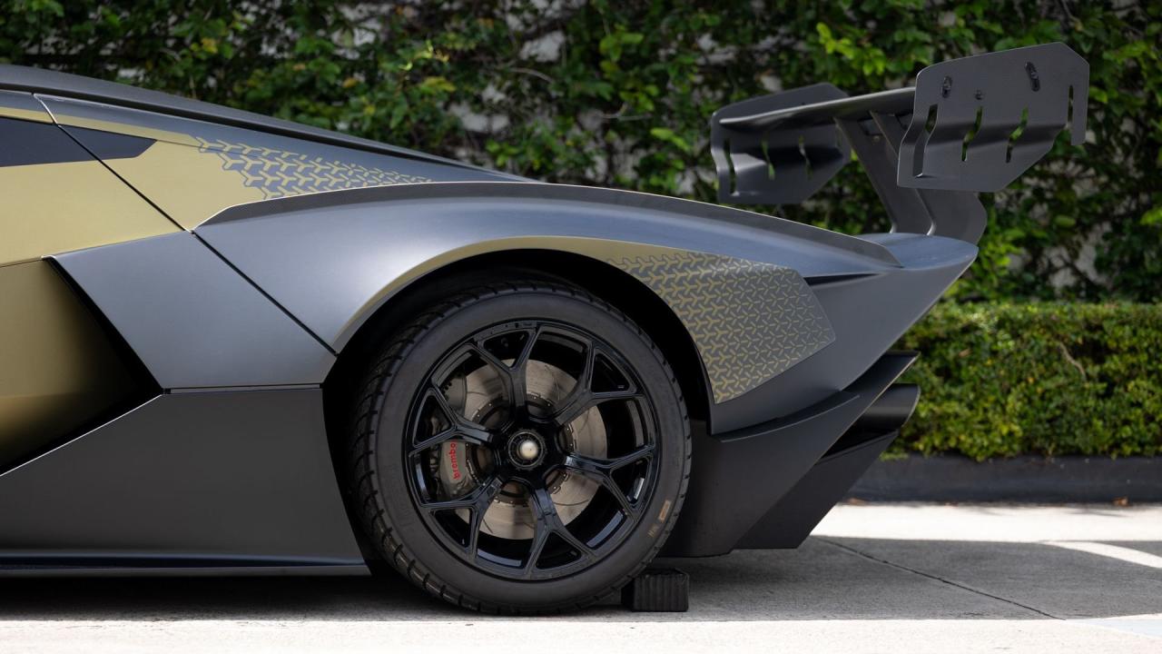 2021 Lamborghini Essenza SCV12