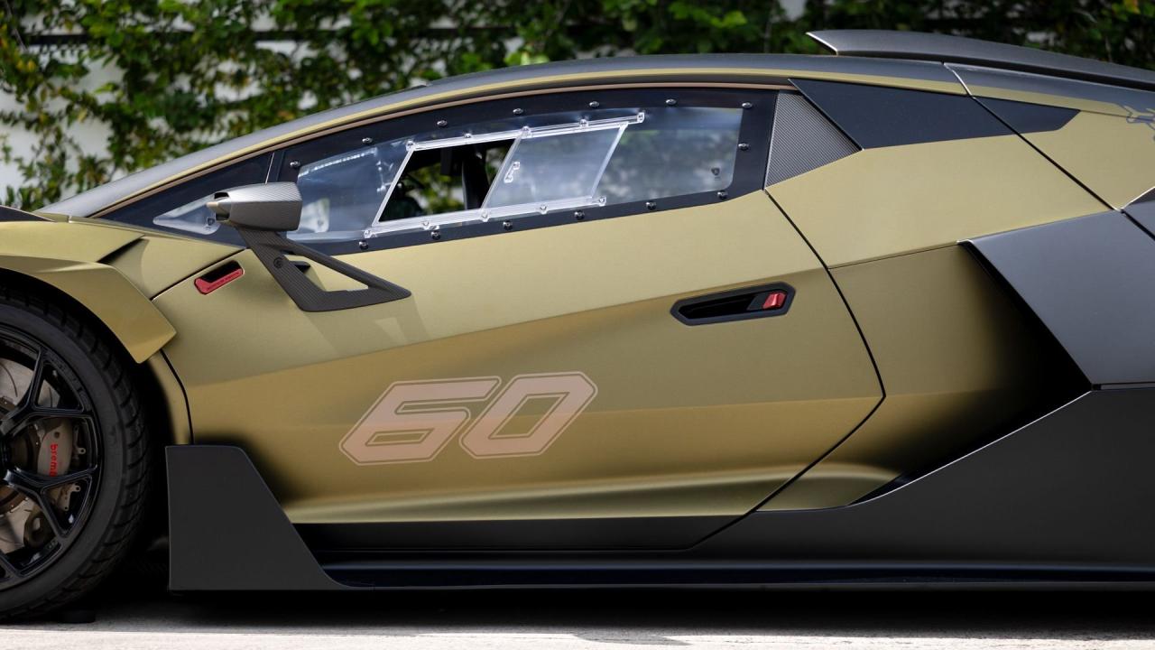 2021 Lamborghini Essenza SCV12