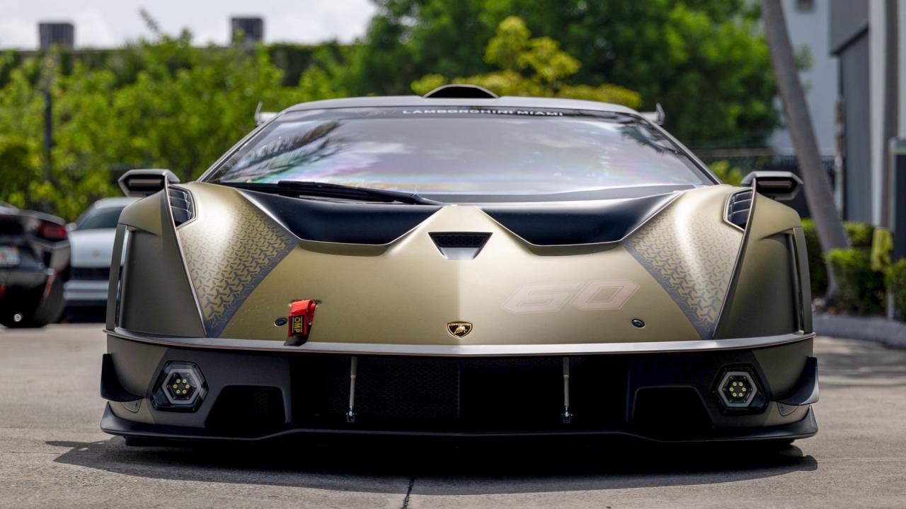2021 Lamborghini Essenza SCV12