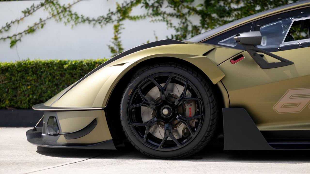2021 Lamborghini Essenza SCV12