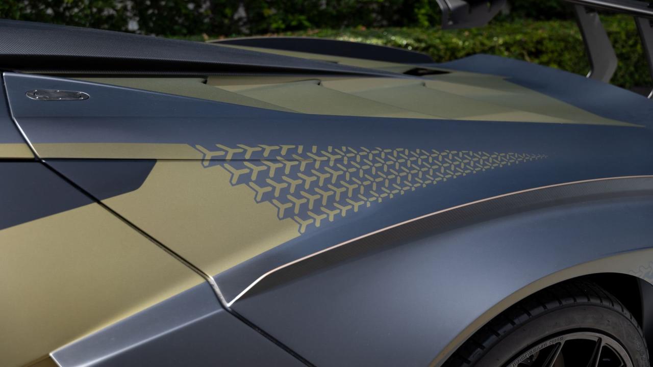 2021 Lamborghini Essenza SCV12