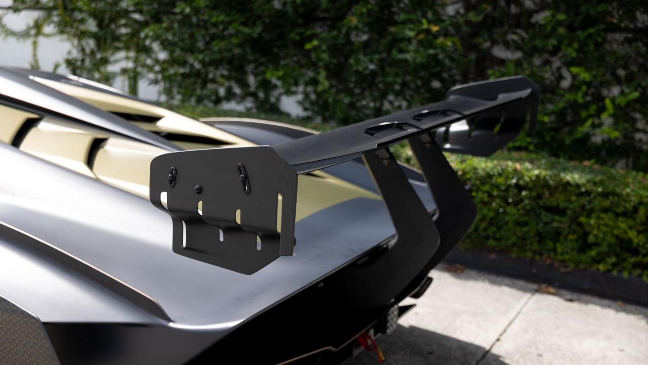 2021 Lamborghini Essenza SCV12