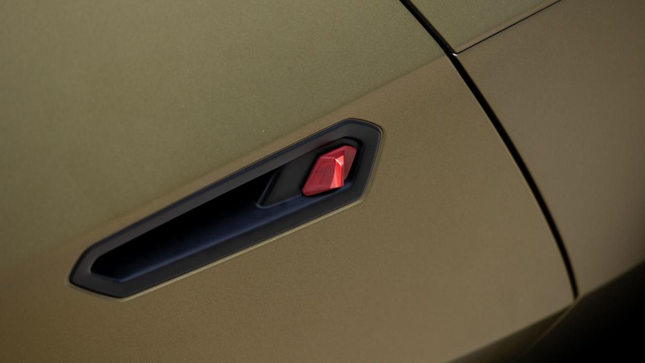 2021 Lamborghini Essenza SCV12