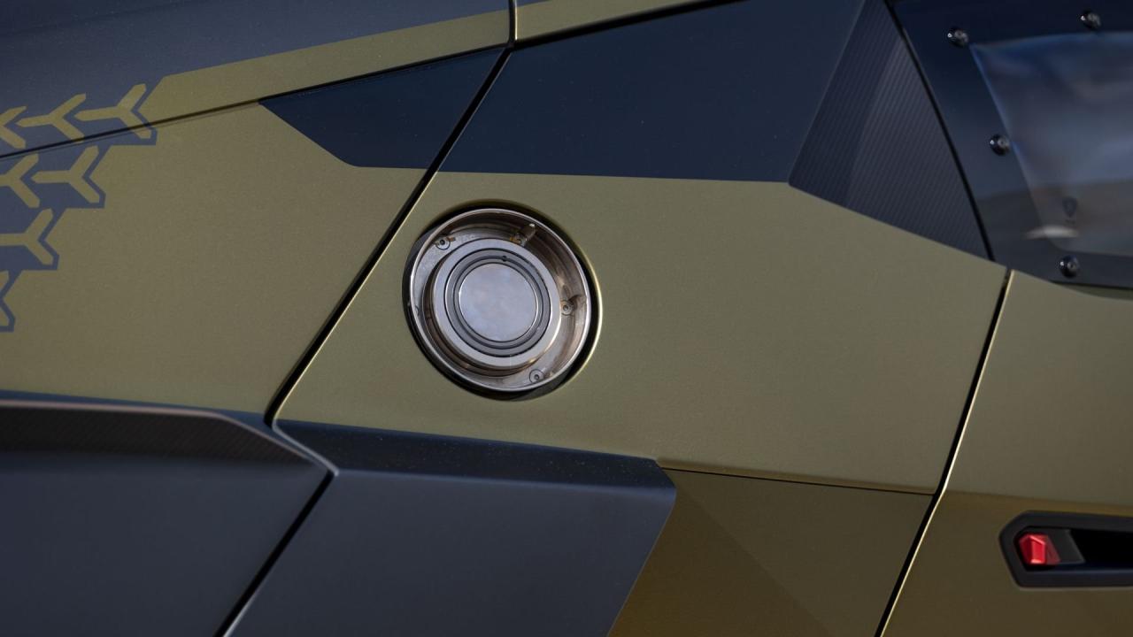 2021 Lamborghini Essenza SCV12