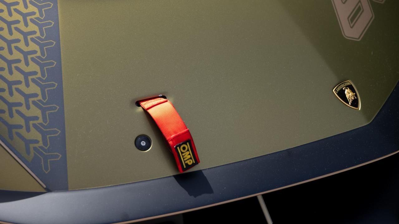 2021 Lamborghini Essenza SCV12