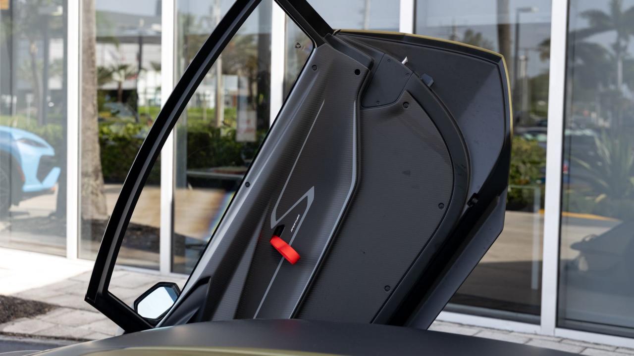 2021 Lamborghini Essenza SCV12