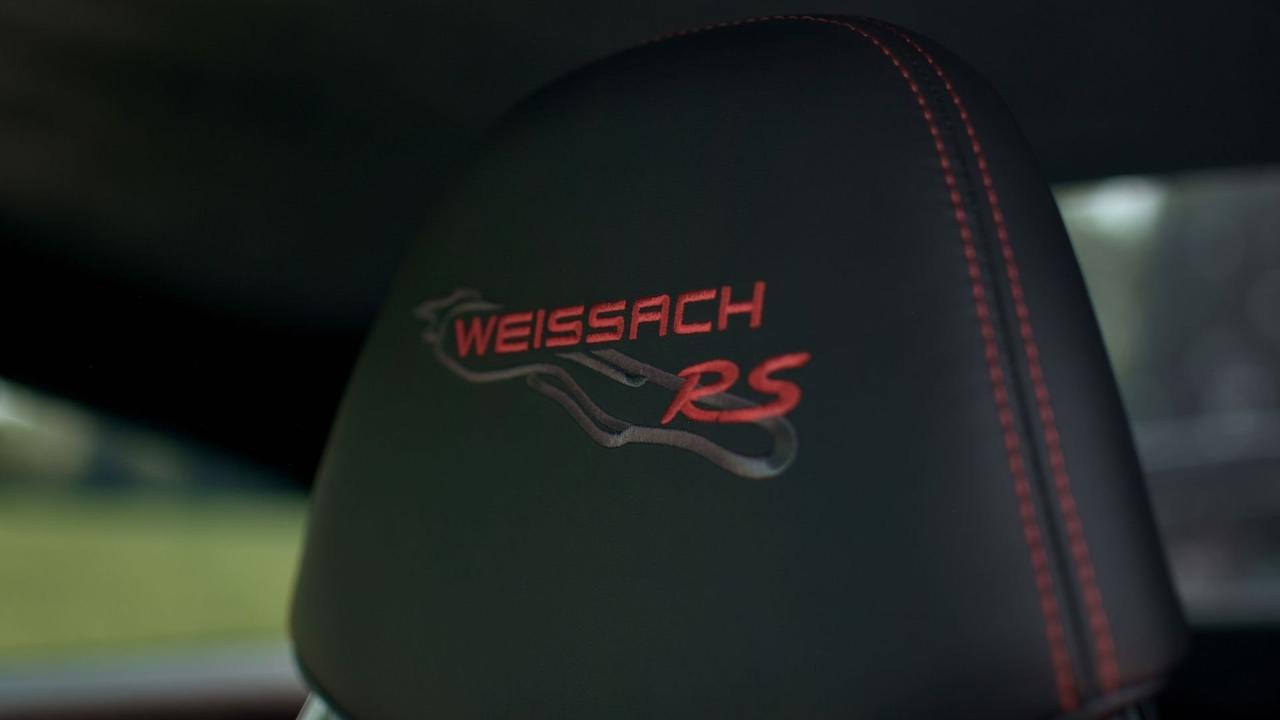 2018 Porsche 911 GT2 RS Weissach Package