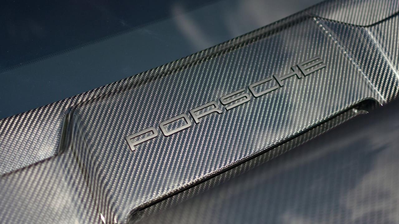 2018 Porsche 911 GT2 RS Weissach Package