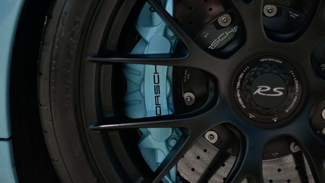 2018 Porsche 911 GT2 RS Weissach Package