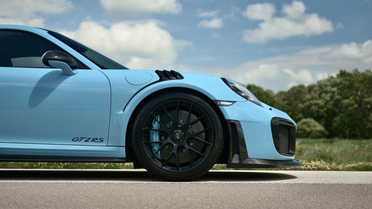 2018 Porsche 911 GT2 RS Weissach Package