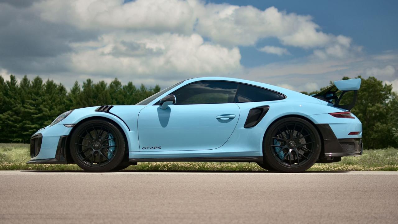2018 Porsche 911 GT2 RS Weissach Package