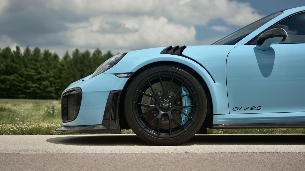 2018 Porsche 911 GT2 RS Weissach Package