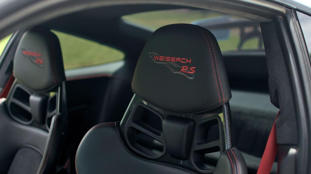 2018 Porsche 911 GT2 RS Weissach Package